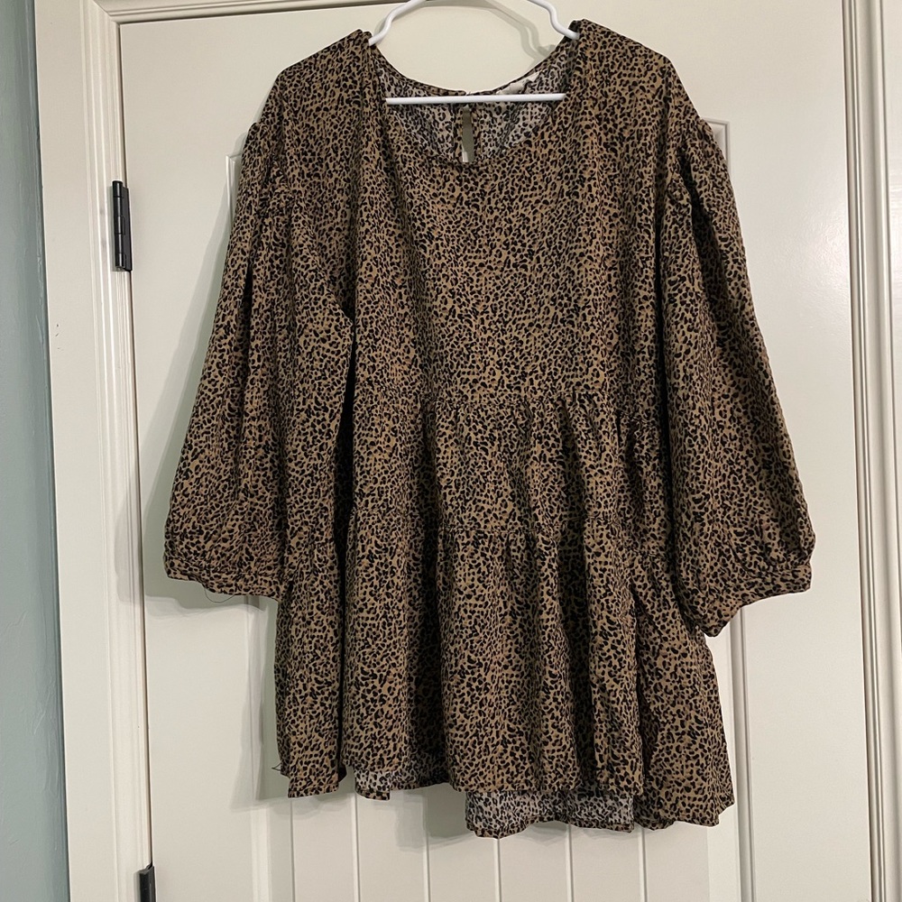 Beautiful cheetah print plus top for fall🍂